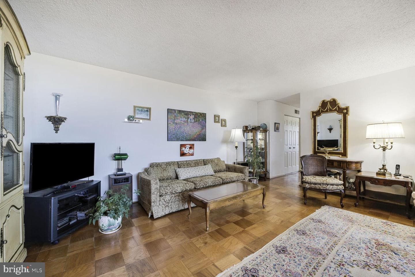 4601 N Park Avenue #1807-G photo 5