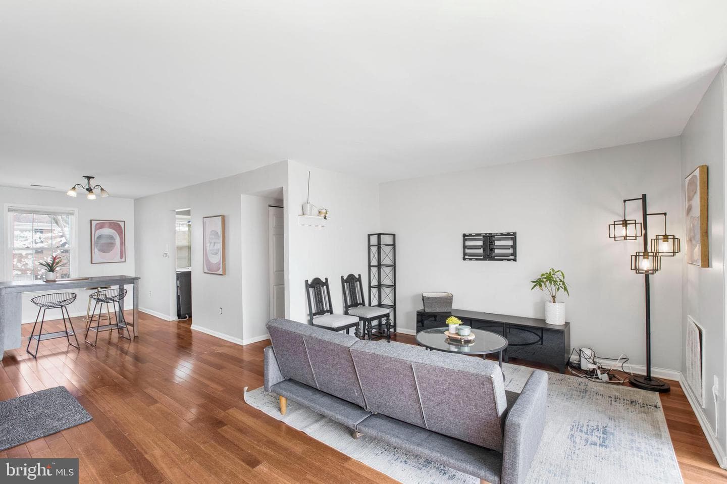 788 Quince Orchard Boulevard #201 photo 2