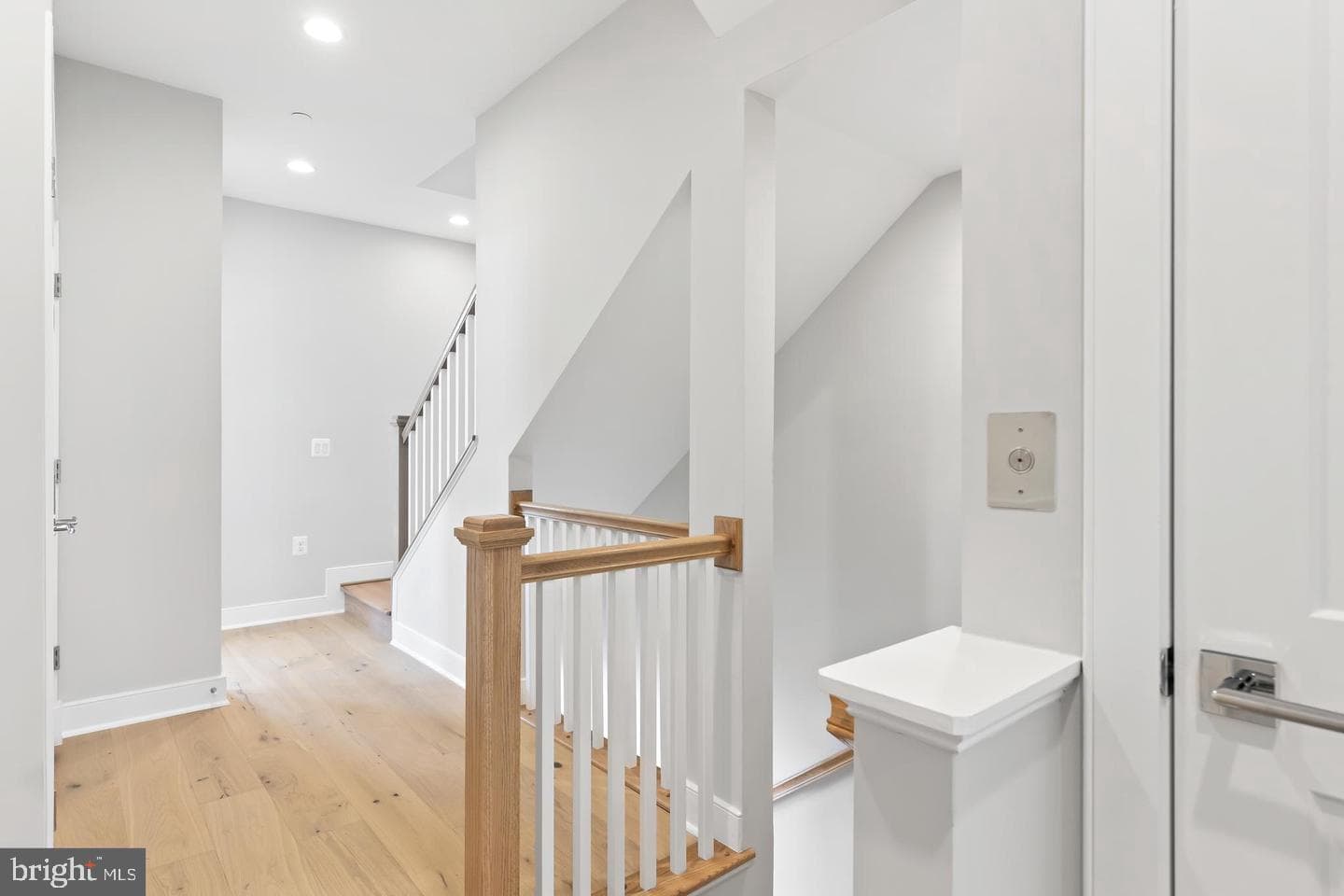 10302 Grosvenor Place photo 20