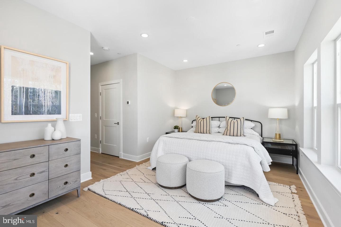 10302 Grosvenor Place photo 23