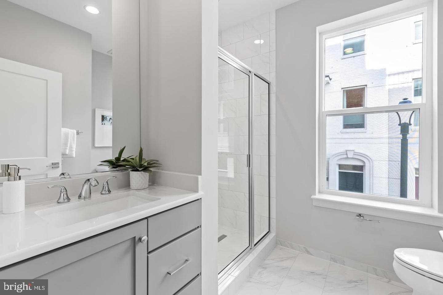 10302 Grosvenor Place photo 25