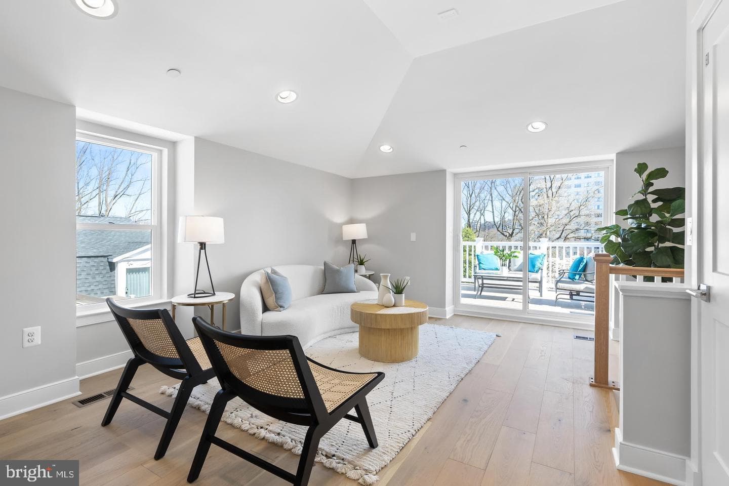 10302 Grosvenor Place photo 29