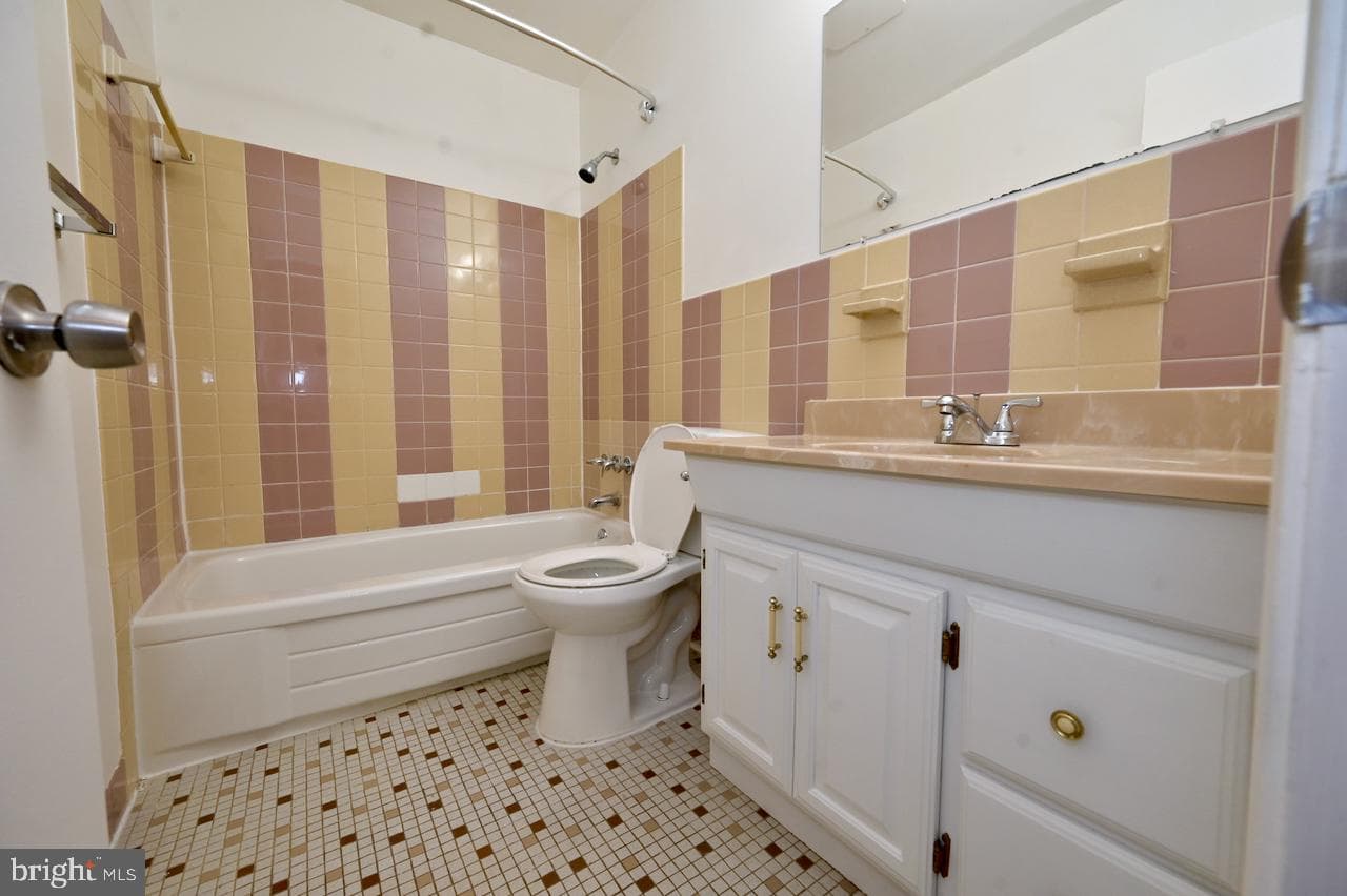656 Azalea Drive #4-656 photo 19