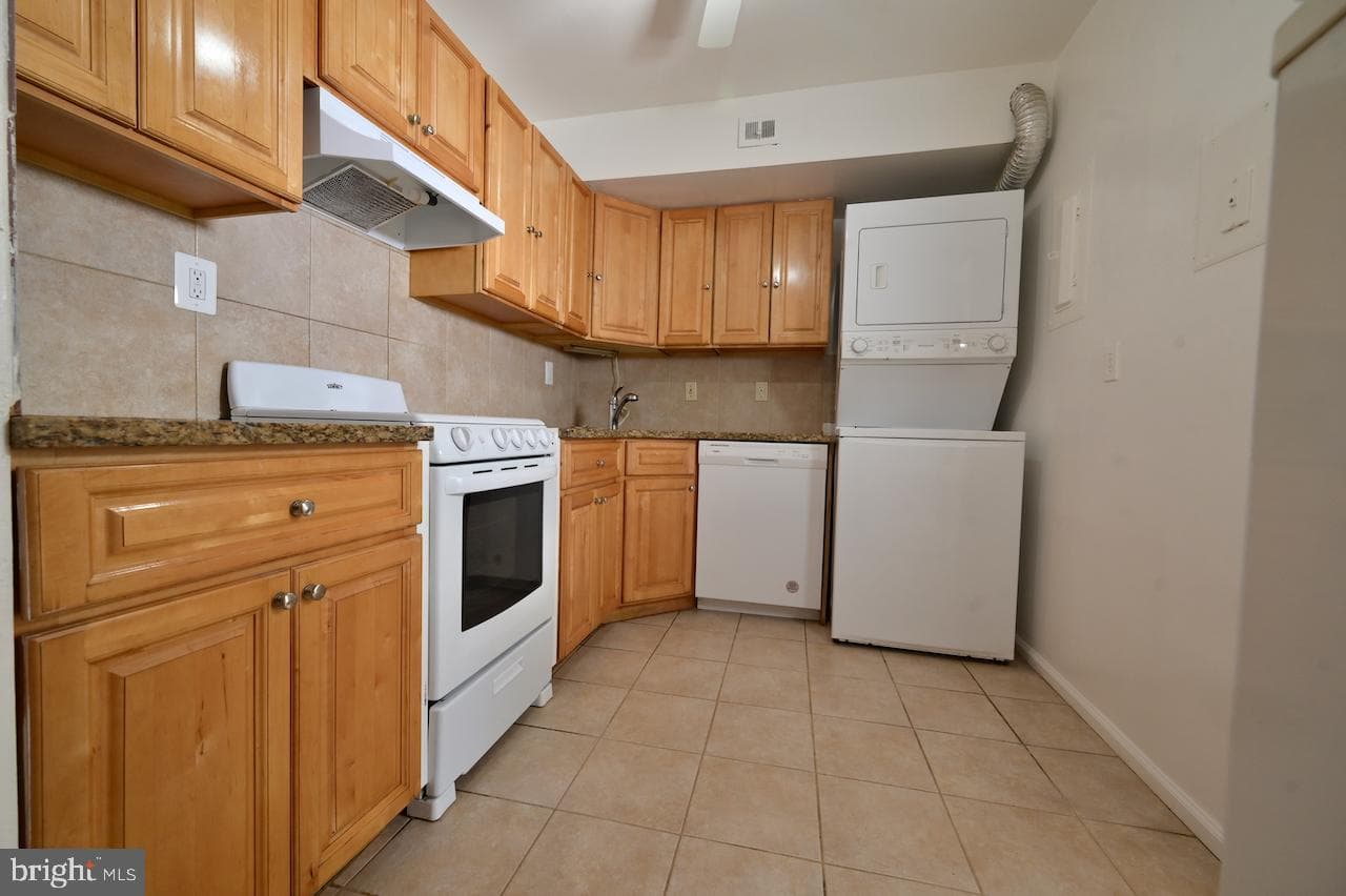 656 Azalea Drive #4-656 photo 4