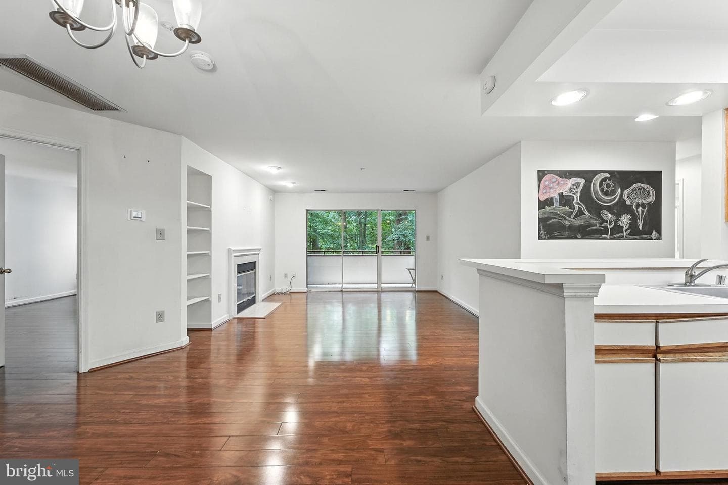 3301 Sir Thomas Drive #6-B-22 photo 14