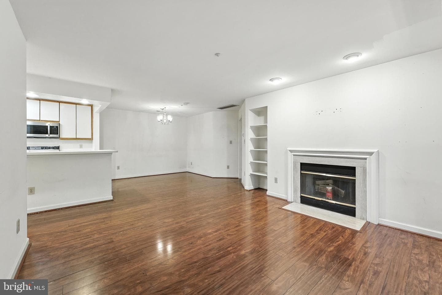3301 Sir Thomas Drive #6-B-22 photo 18