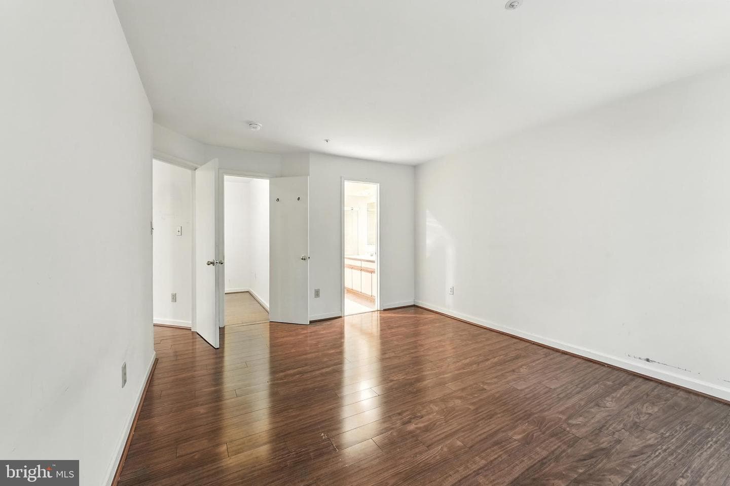 3301 Sir Thomas Drive #6-B-22 photo 23