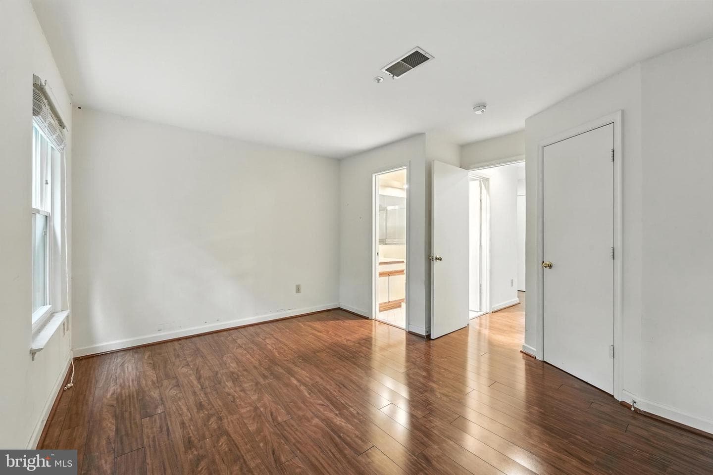 3301 Sir Thomas Drive #6-B-22 photo 9