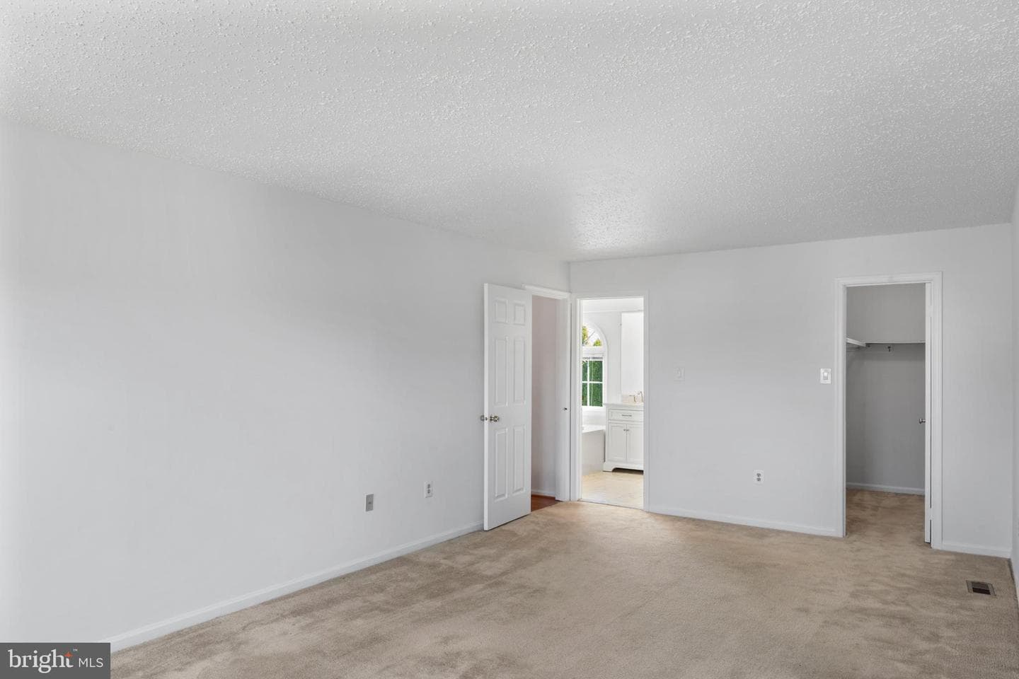 9 Coachlamp Court photo 36