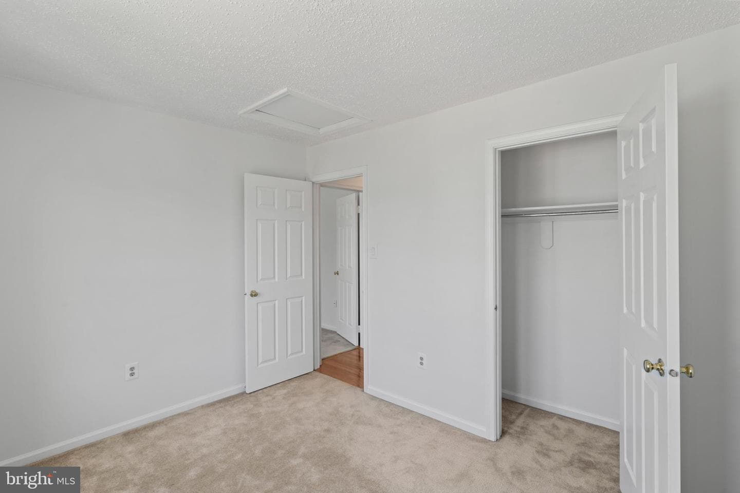 9 Coachlamp Court photo 48