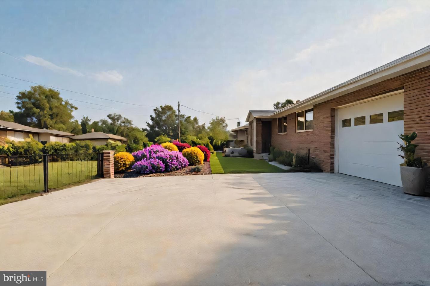 4104 Tulare Drive photo 2