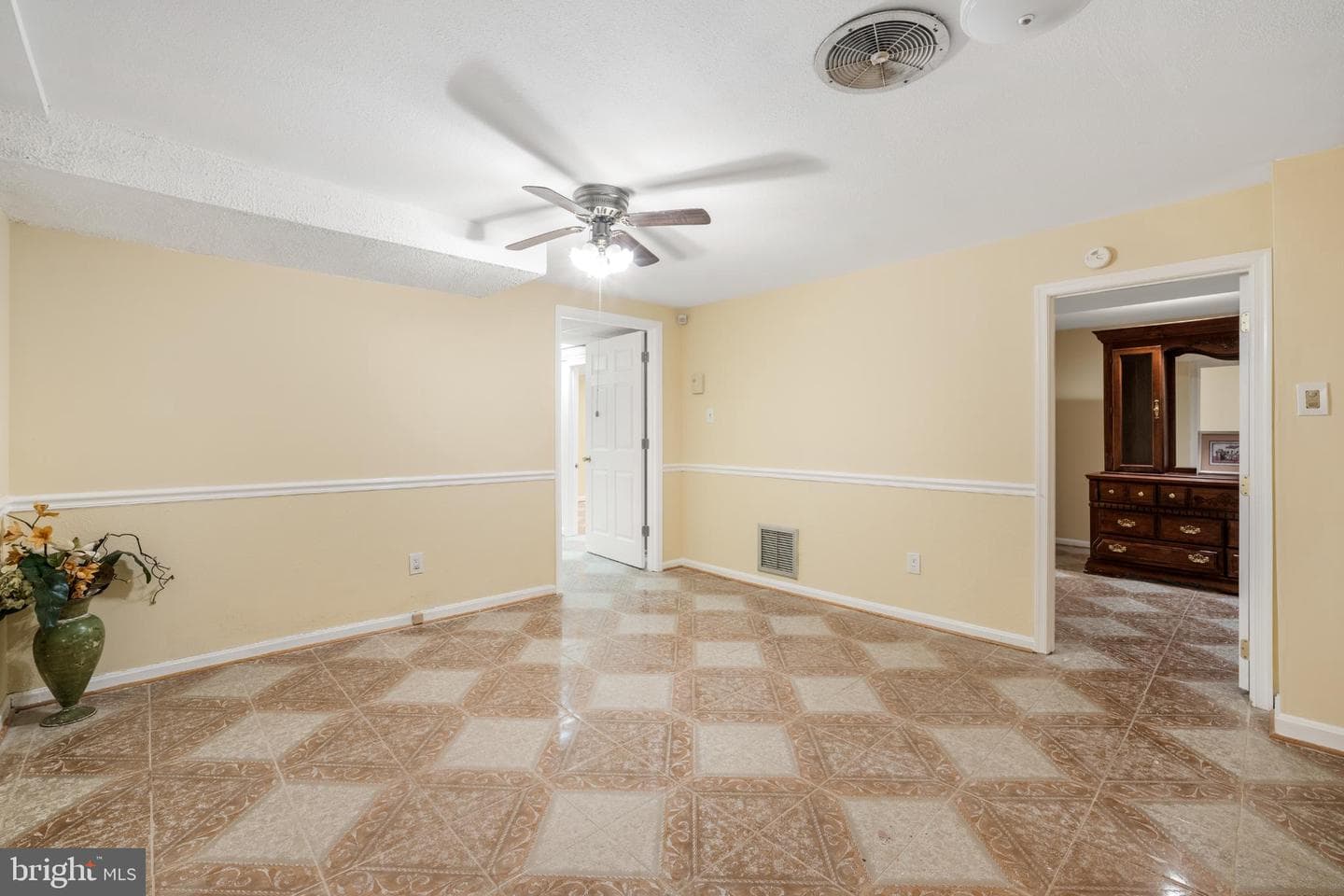 4104 Tulare Drive photo 32