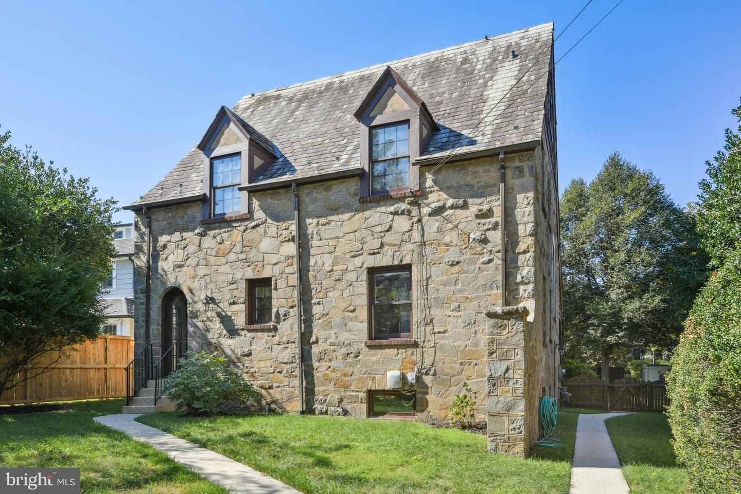 105 Summerfield Road photo 48