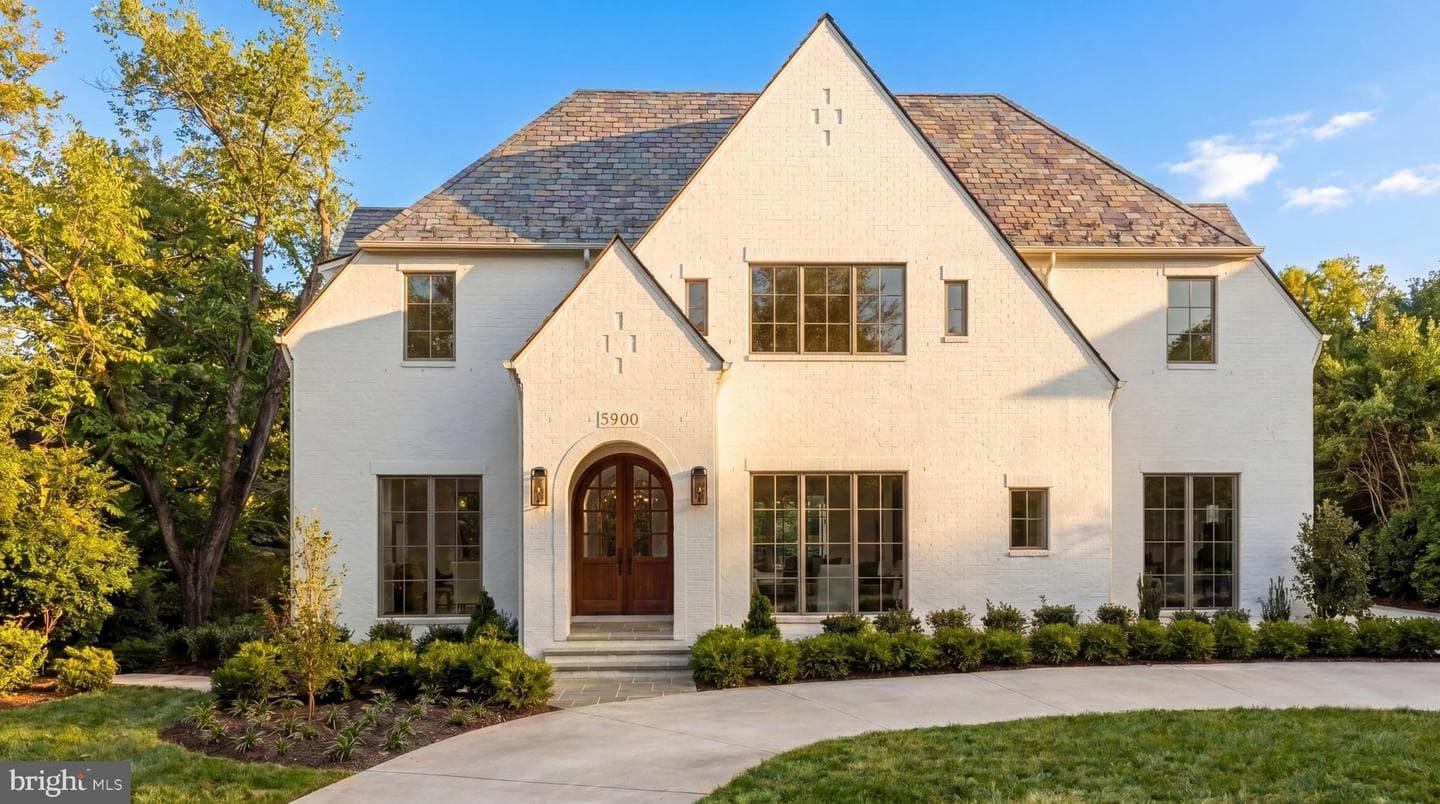 5900 Kennedy Drive, Chevy Chase