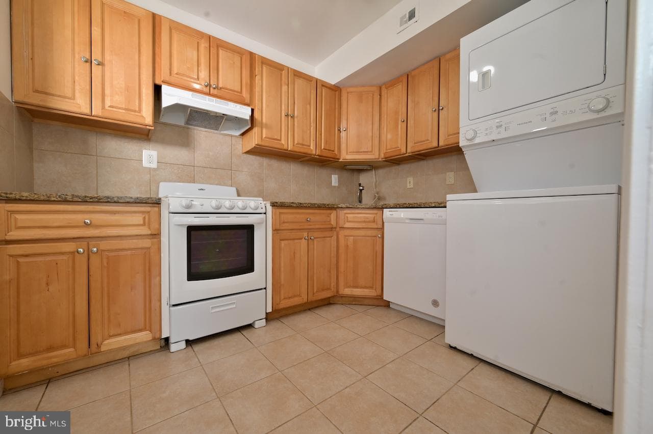 656 Azalea Drive #4-656 photo 7