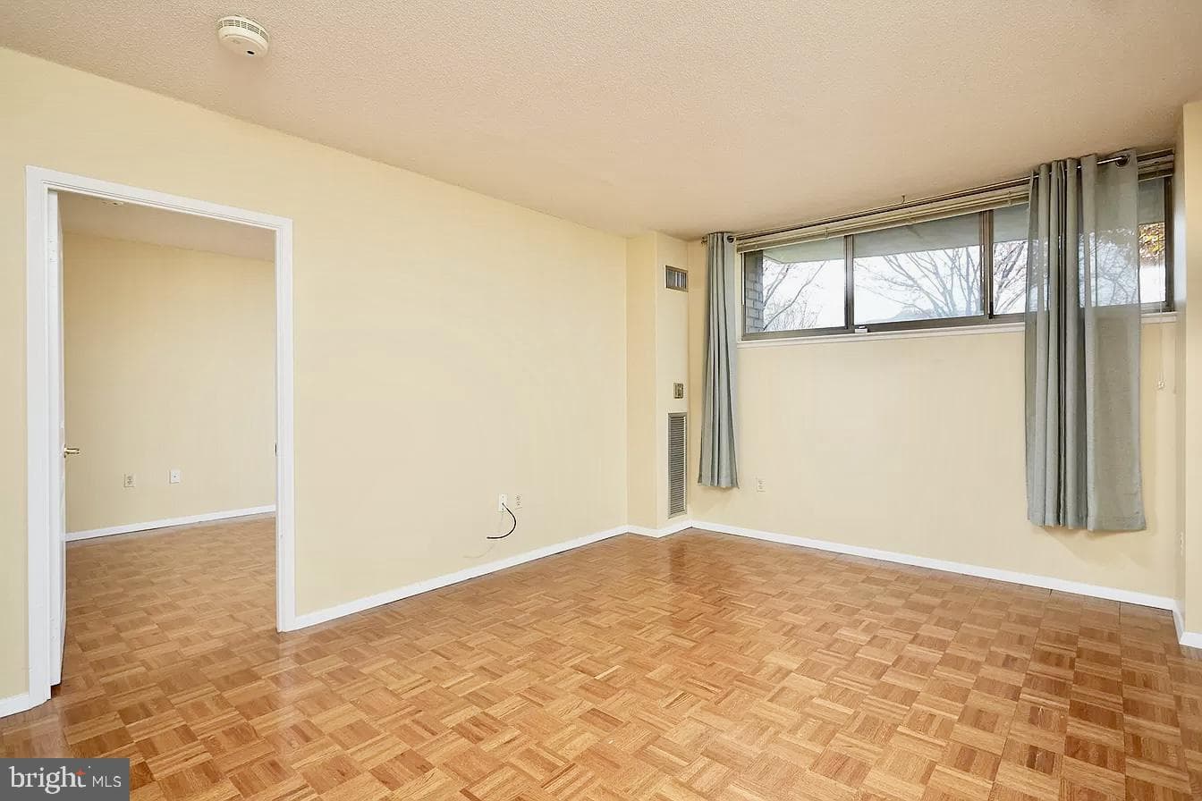 7111 Woodmont Avenue #103 photo 7