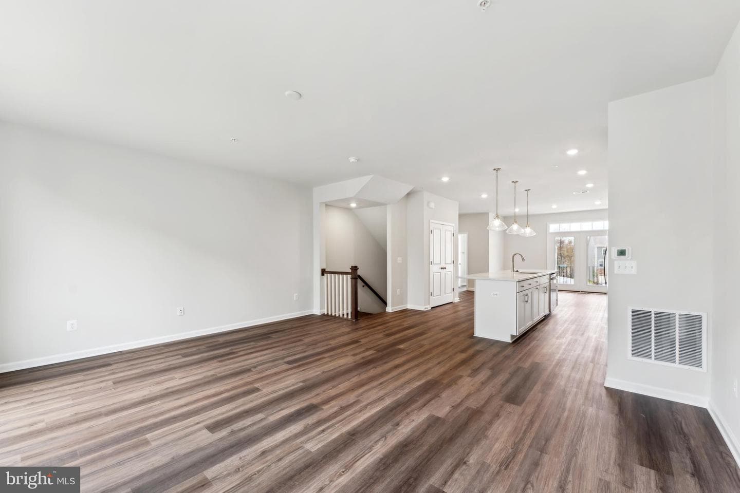 26476 Sir Jamie Terrace photo 8