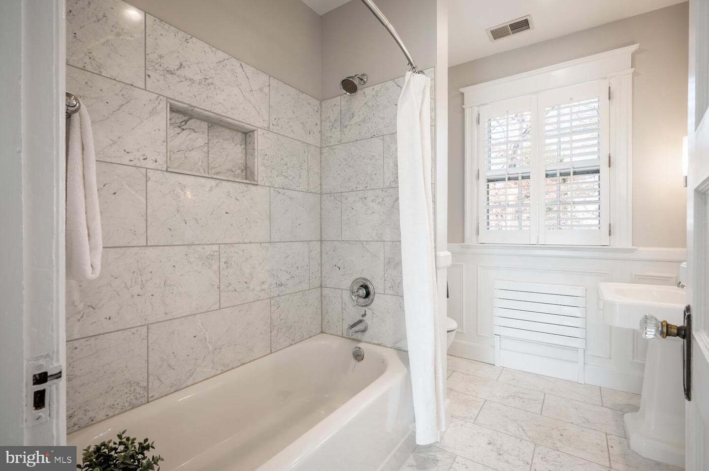 28 W Irving Street photo 37