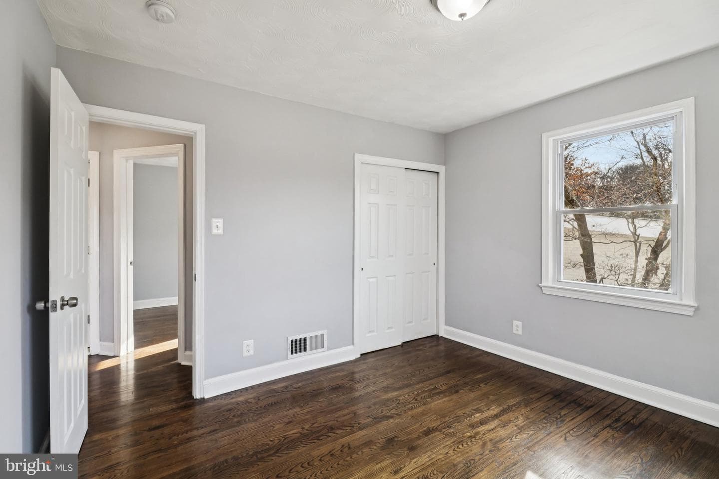 11515 Orebaugh Avenue photo 23