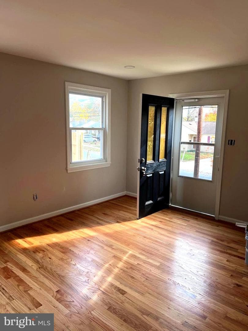 708 Crabb Avenue photo 3