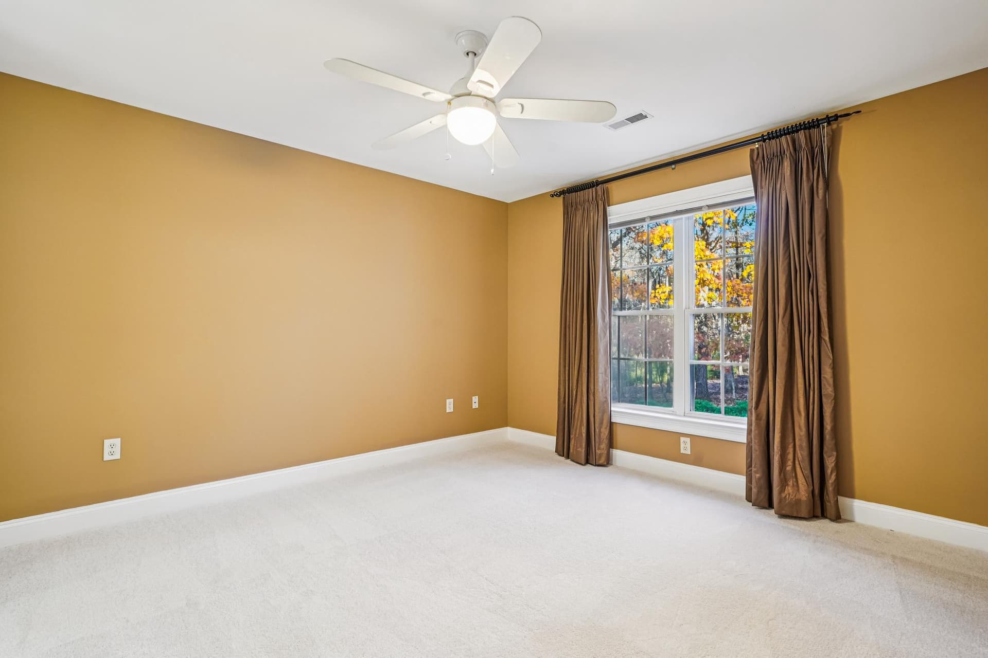 11033 Daybreak Ct photo 15