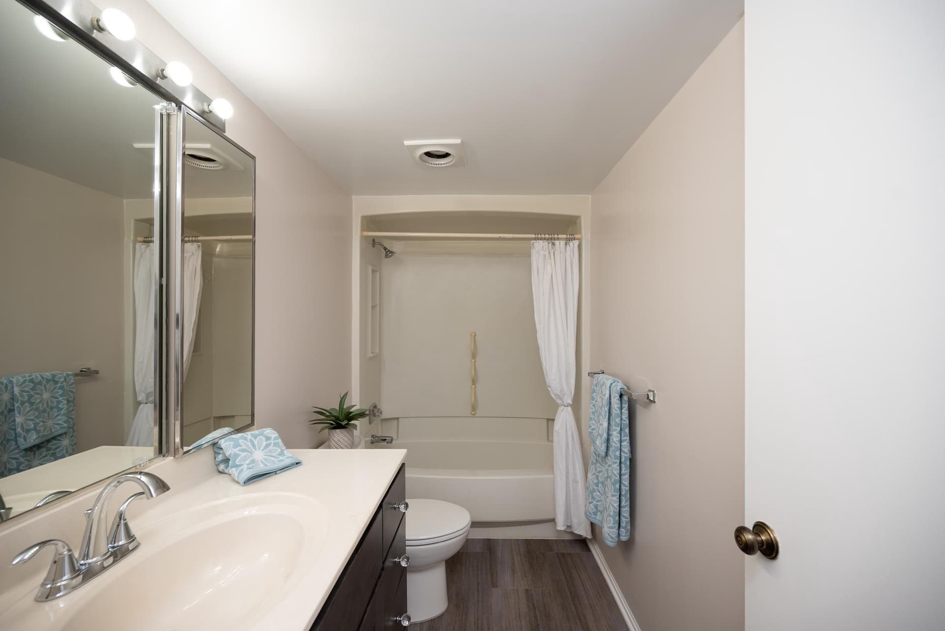 15100 Interlachen Drive #4-110 photo 25