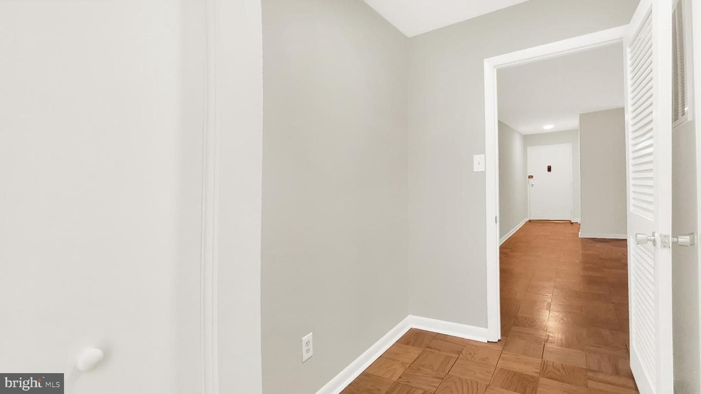 10655 Montrose Avenue #103 photo 21