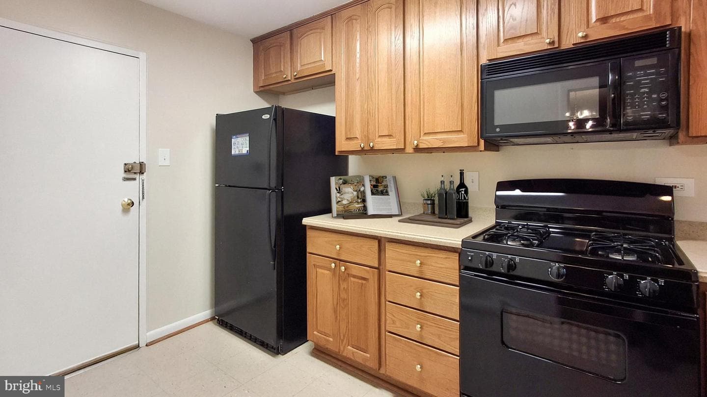 10655 Montrose Avenue #103 photo 3