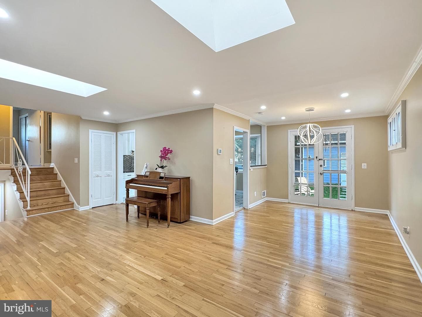 2408 Lillian Drive photo 5