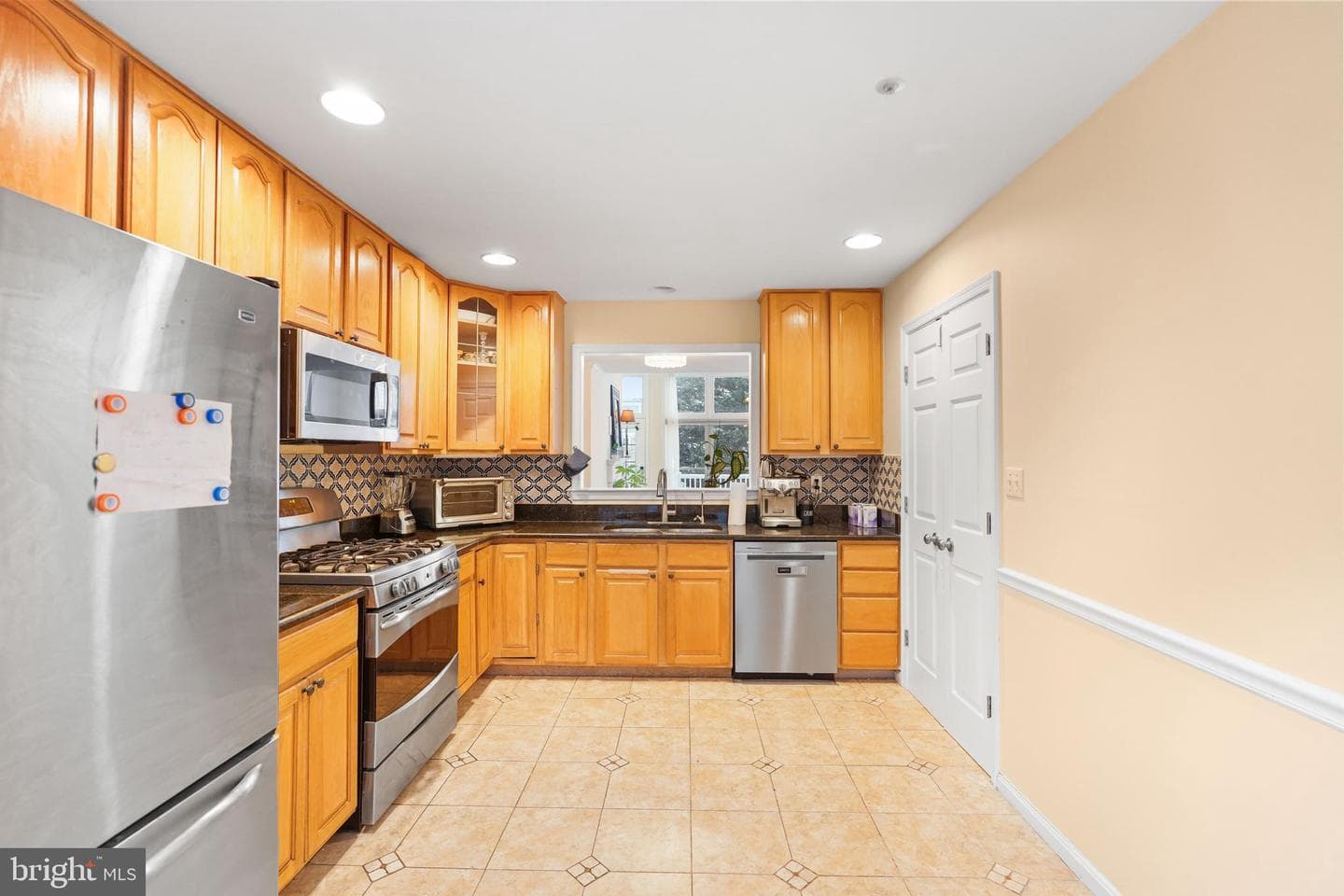 596 Chestertown Street photo 26