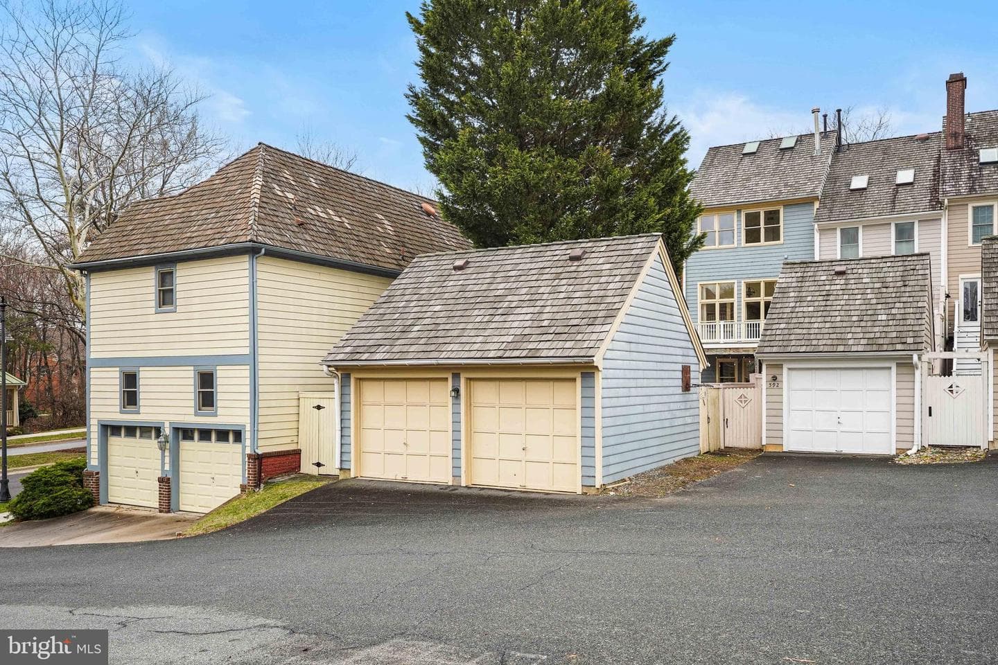 596 Chestertown Street photo 3