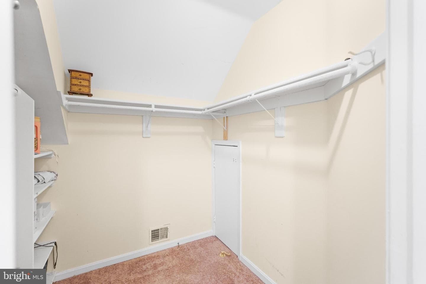 596 Chestertown Street photo 45