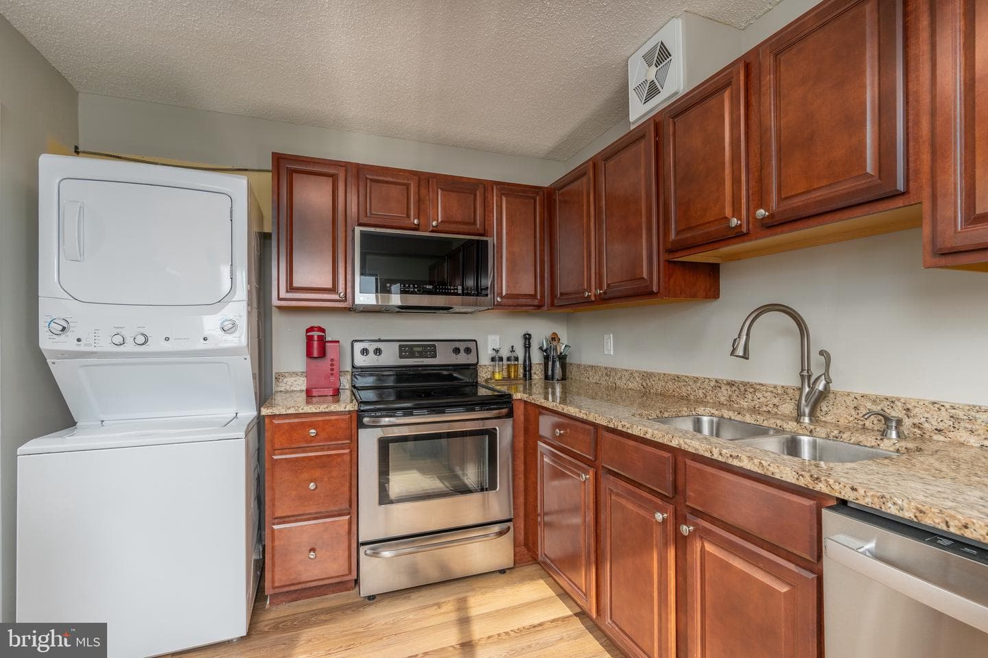 15101 Interlachen Drive #1-612 photo 9