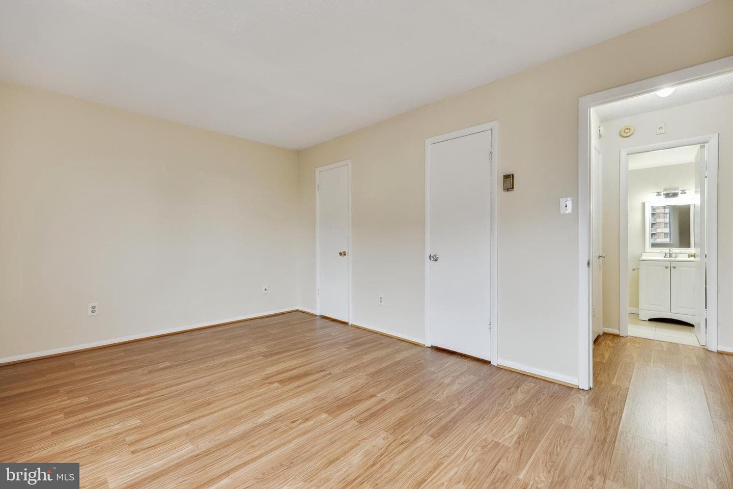 1121 University Boulevard W #907-B photo 13