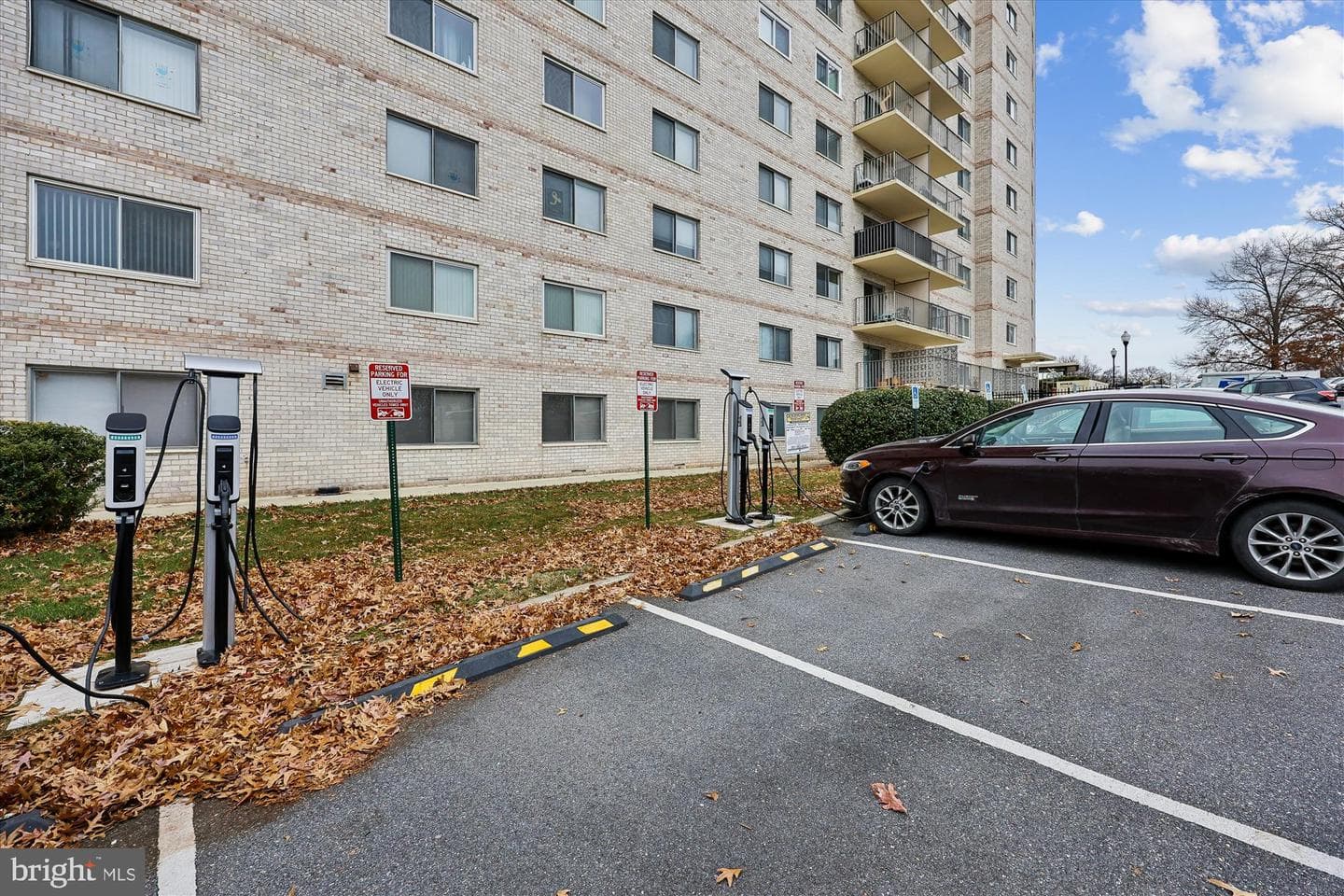 1121 University Boulevard W #907-B photo 26
