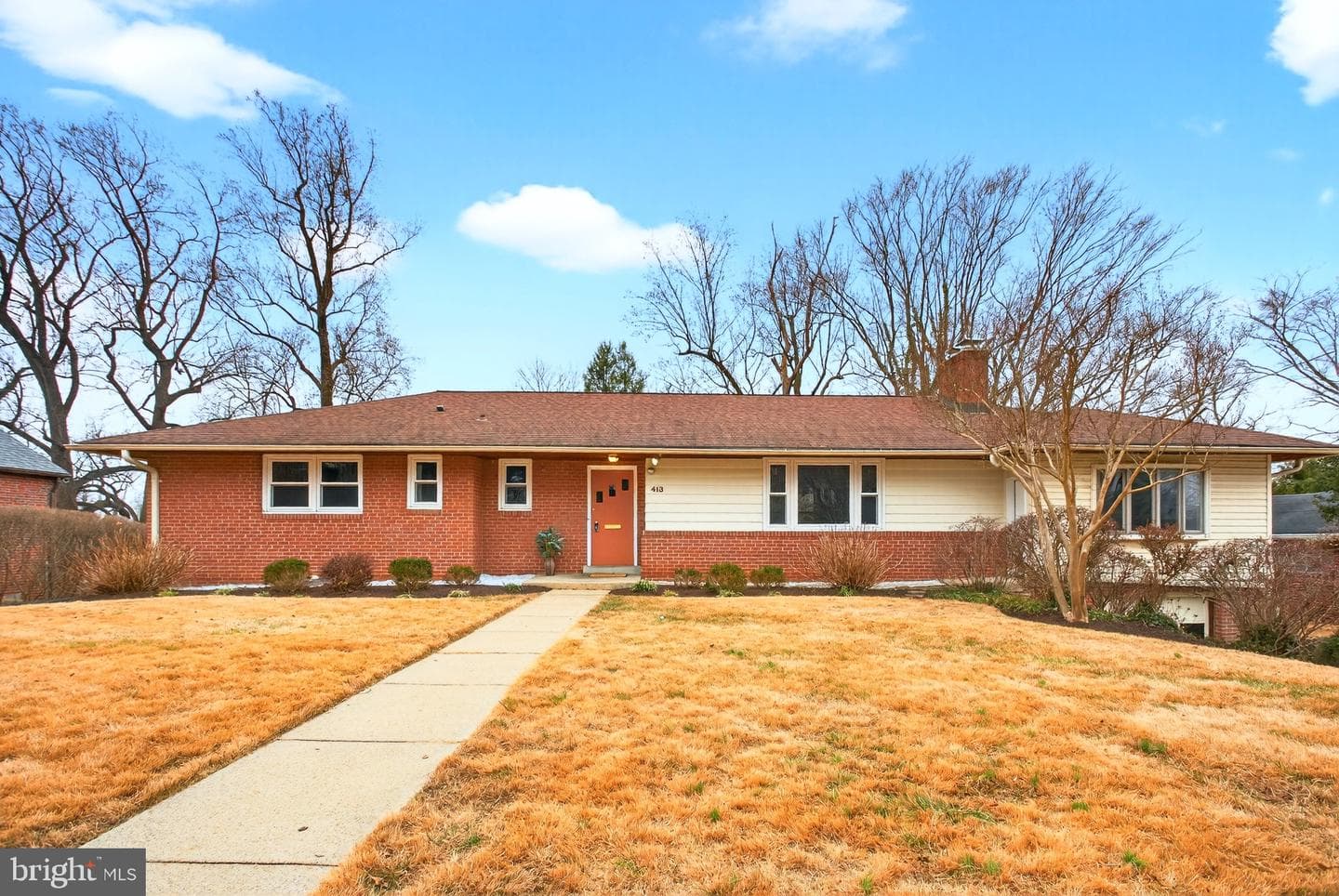 413 Southwest Drive photo 4