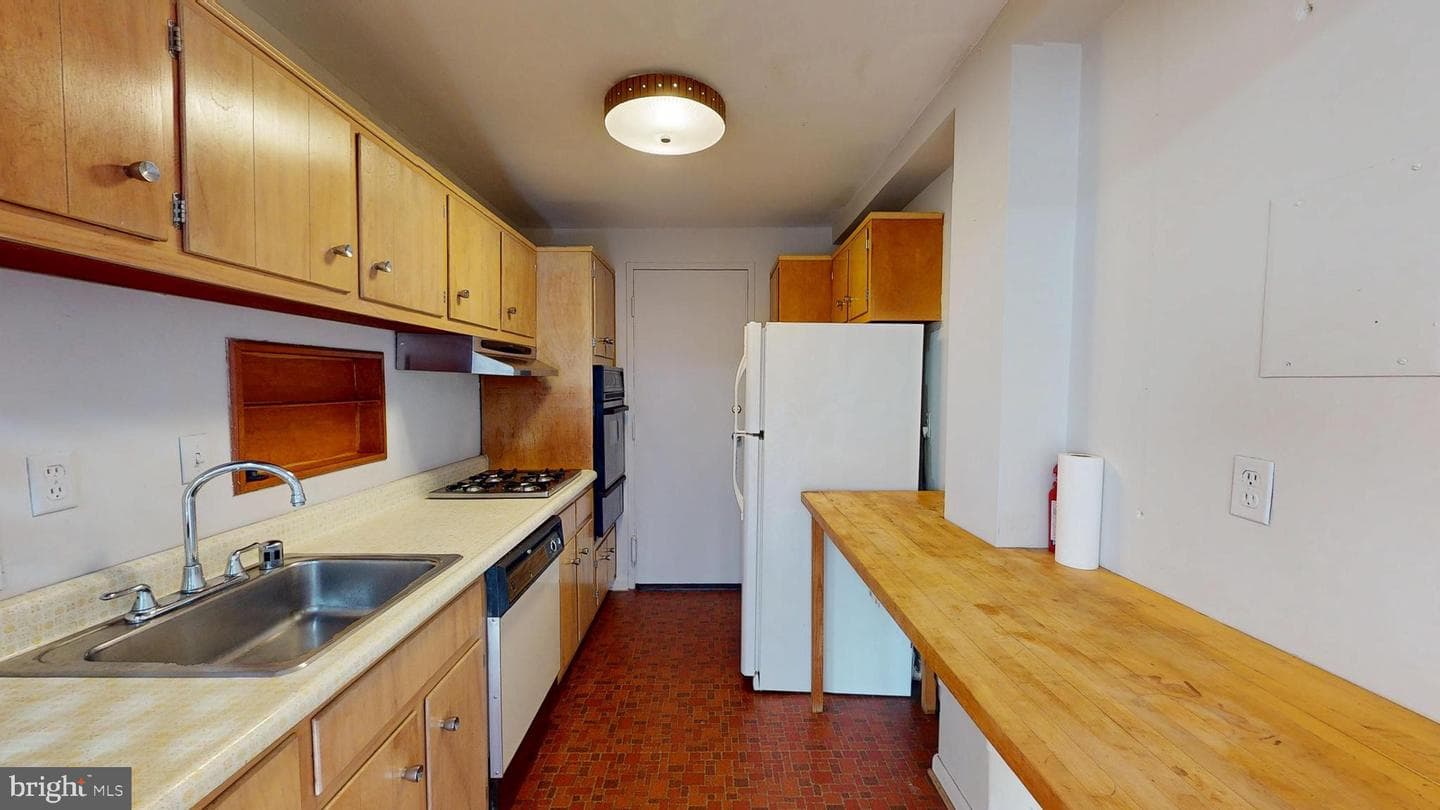 10201 Grosvenor Pl # 527 photo 13