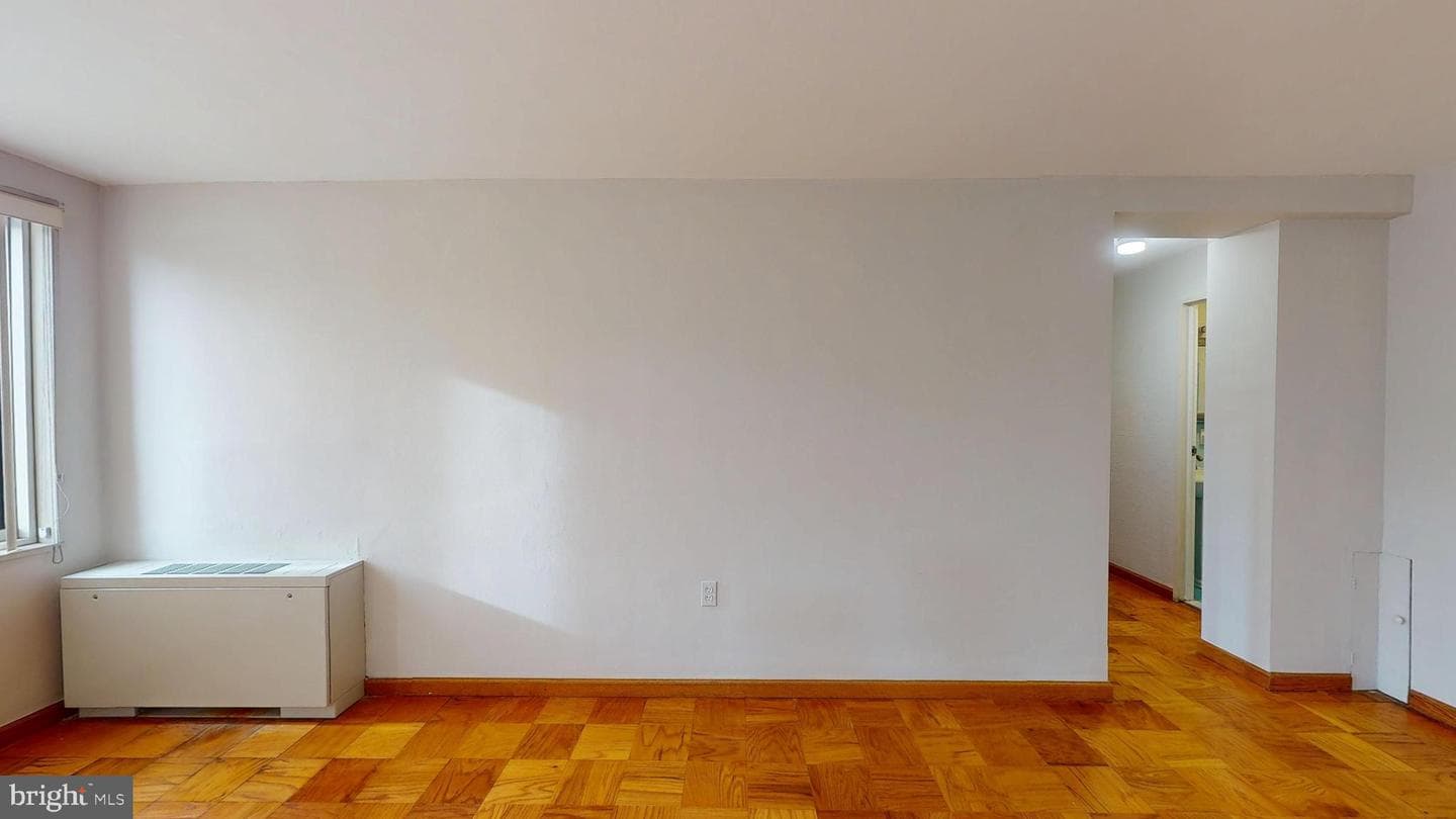 10201 Grosvenor Pl # 527 photo 18