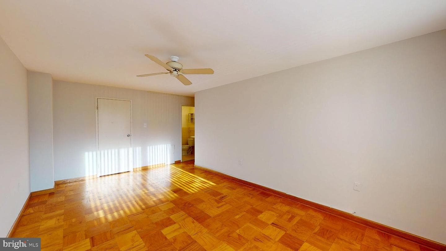 10201 Grosvenor Pl # 527 photo 30