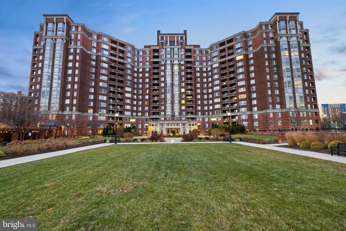 5809 Nicholson Ln # 307, Rockville