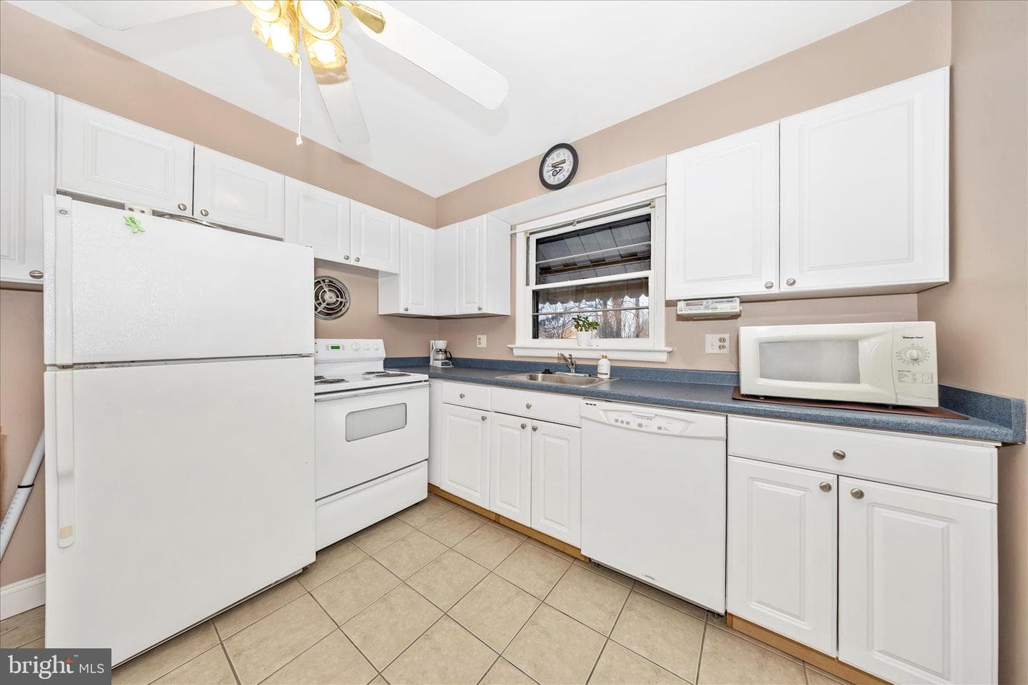26120 Mount Vernon Avenue photo 13