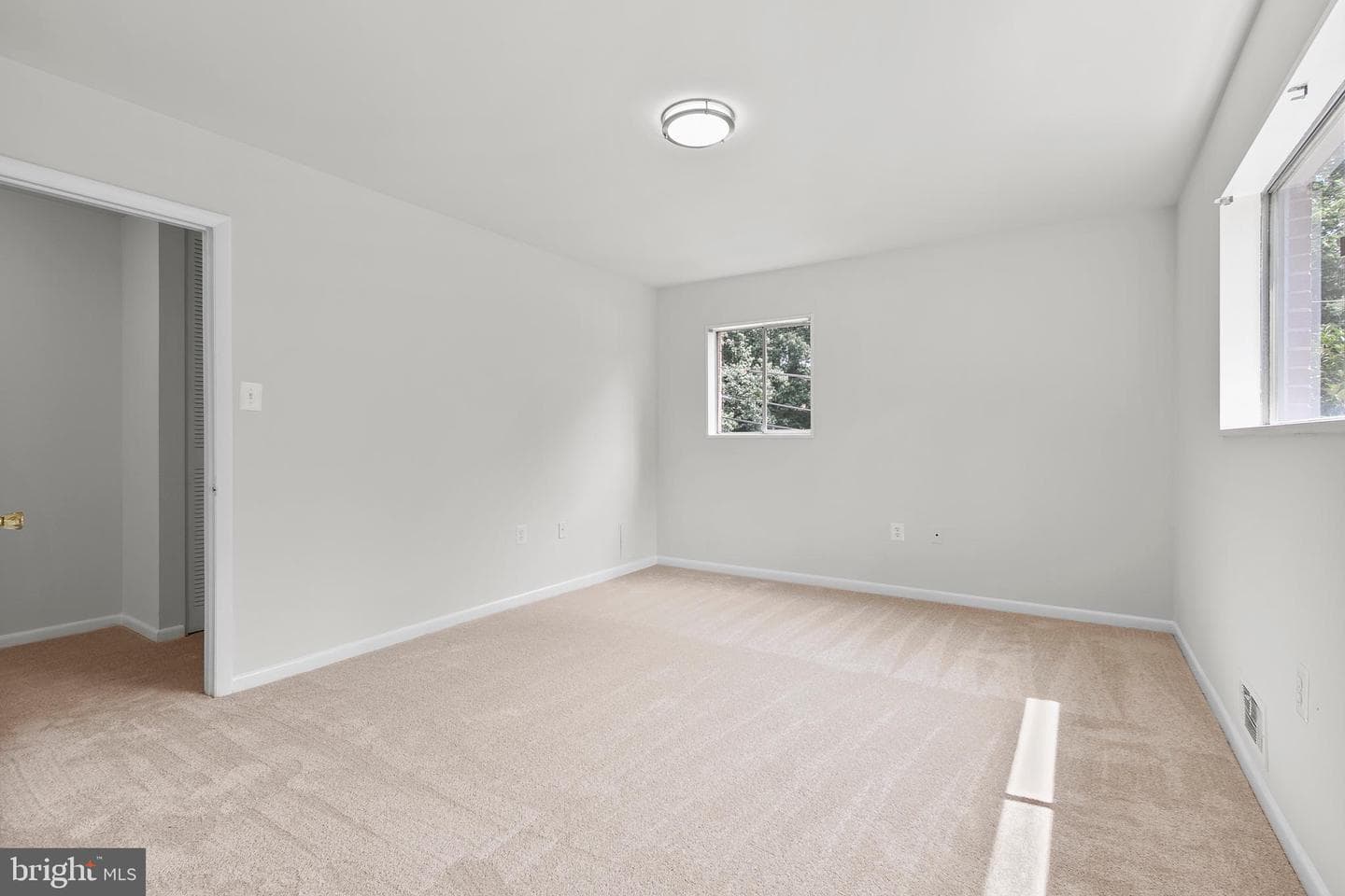 10626 Weymouth Street #204 photo 26