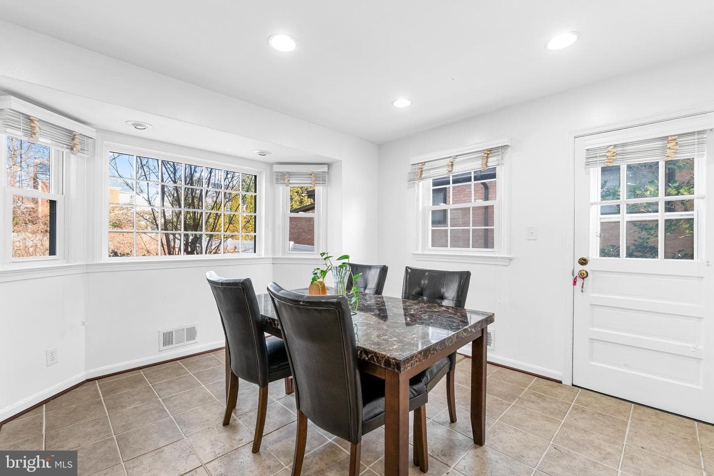 5517 Huntington Parkway, Bethesda
