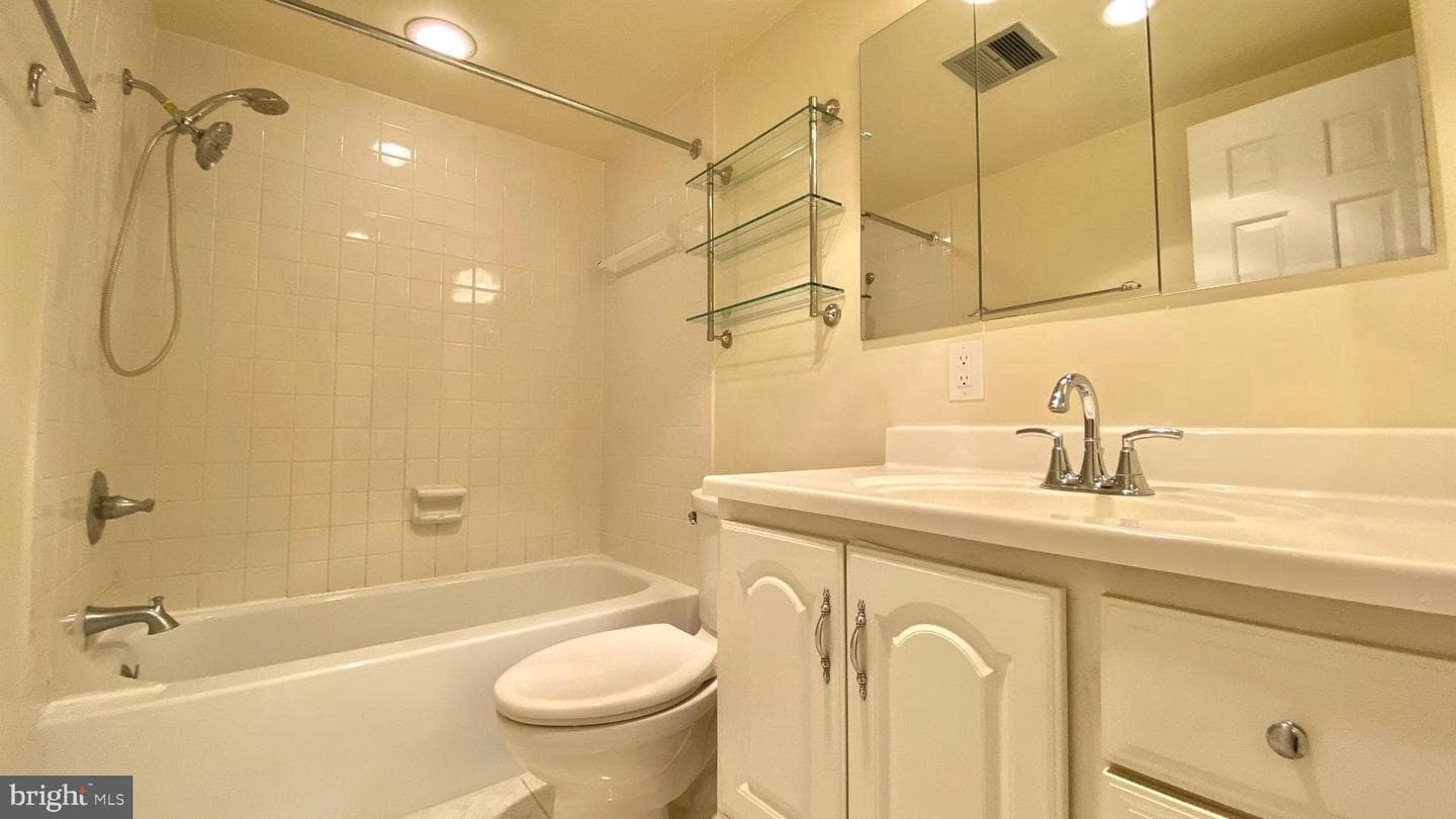 4601 N Park Ave #613 photo 18