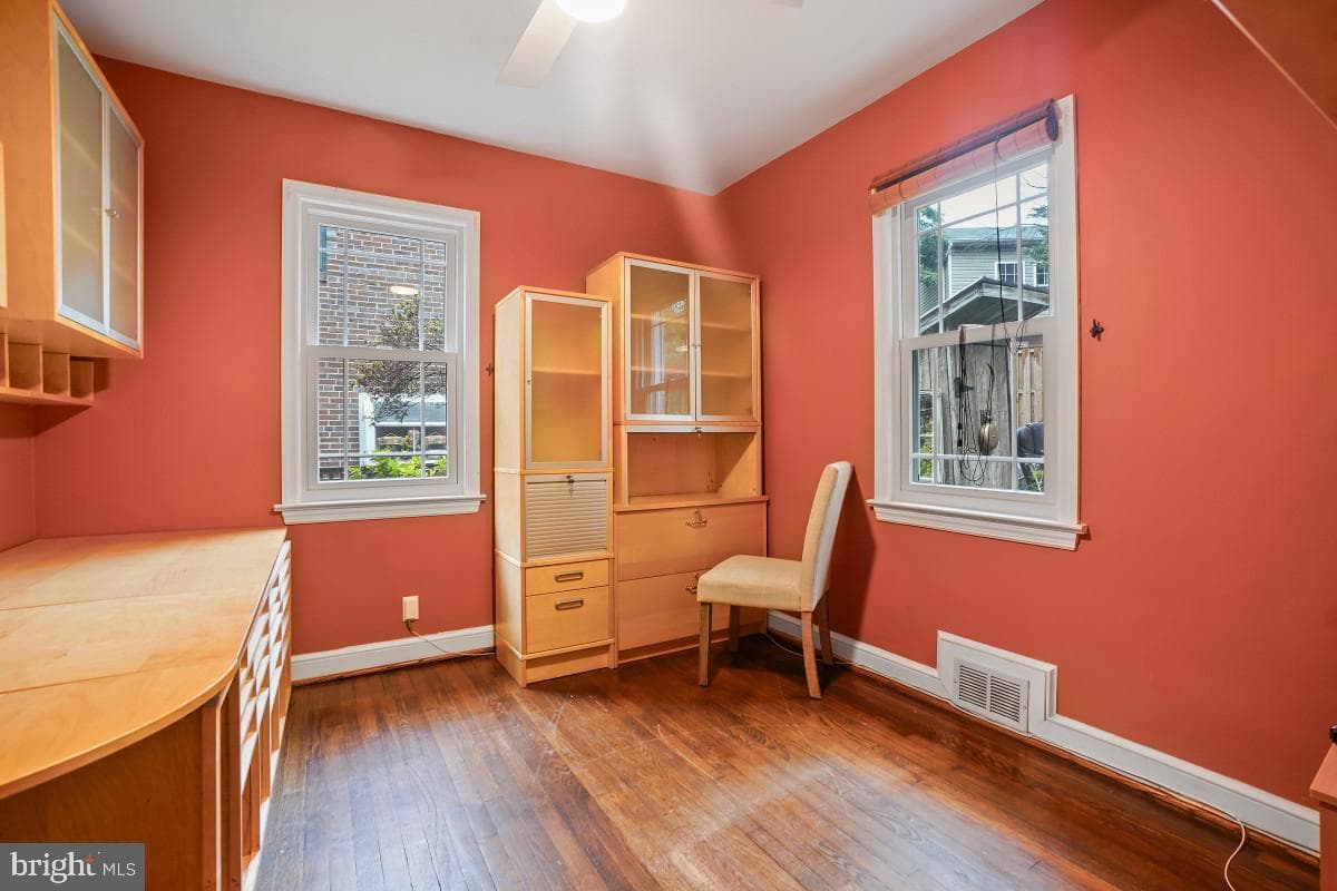 905 Erie Avenue photo 15