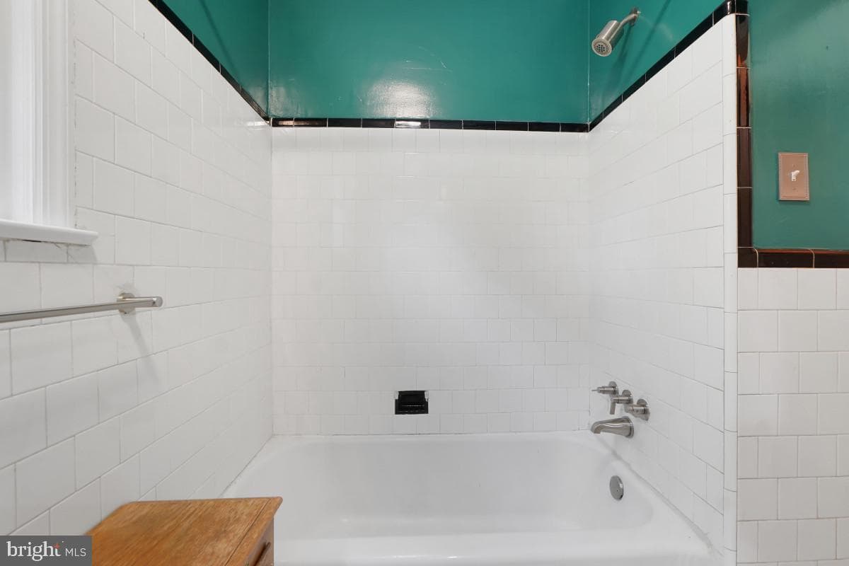 905 Erie Avenue photo 19