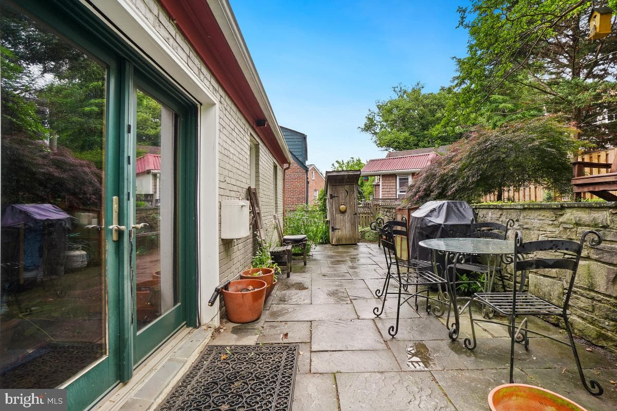 905 Erie Avenue photo 21