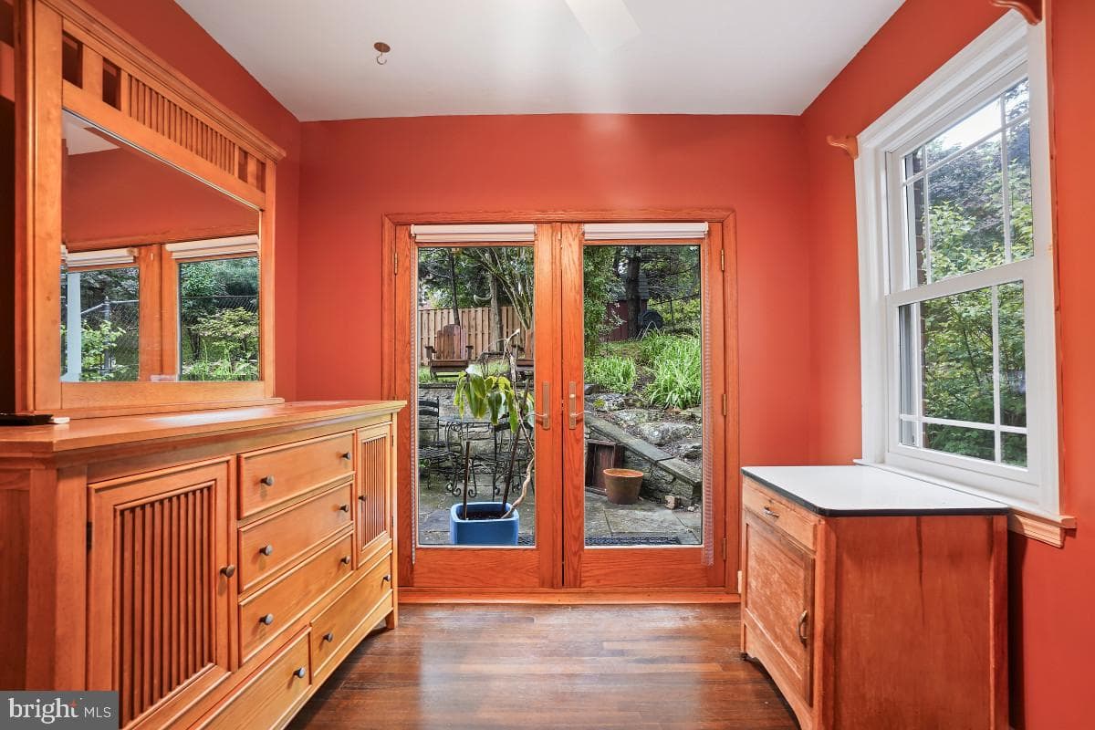905 Erie Avenue photo 22