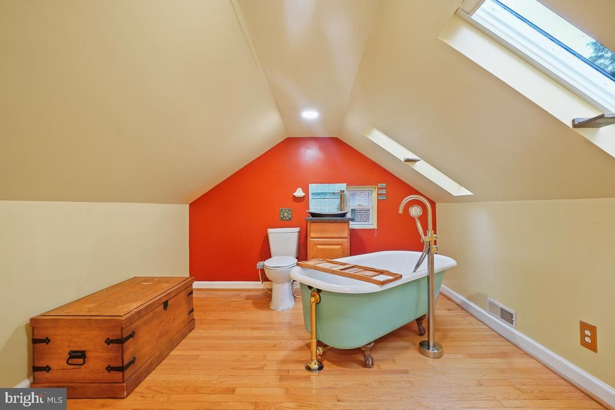 905 Erie Avenue photo 28
