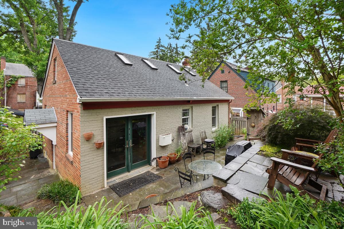 905 Erie Avenue photo 29